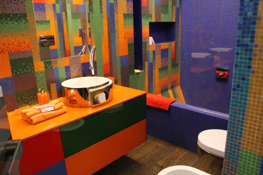 Bagni rivestiti con il mosaico
