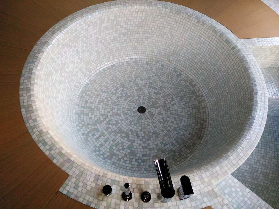 Mosaici Bisazza 20 x 20 mm nei bagni a Milano