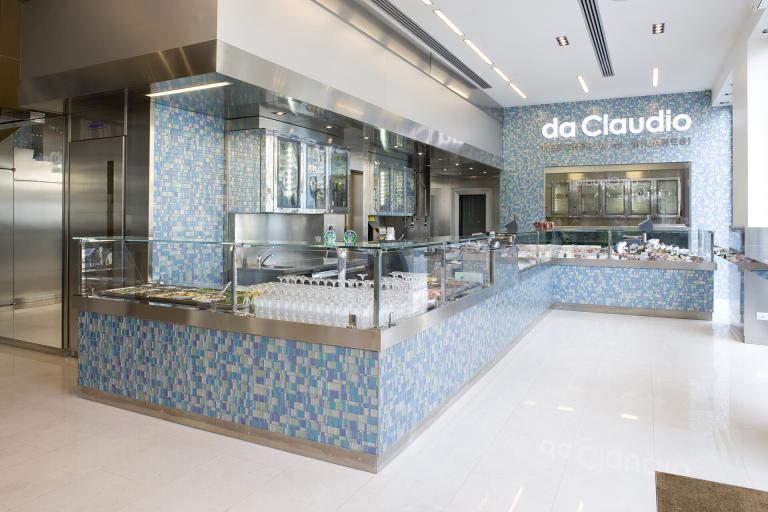 Trend mosaico nella pescheria da Claudio a Milano
