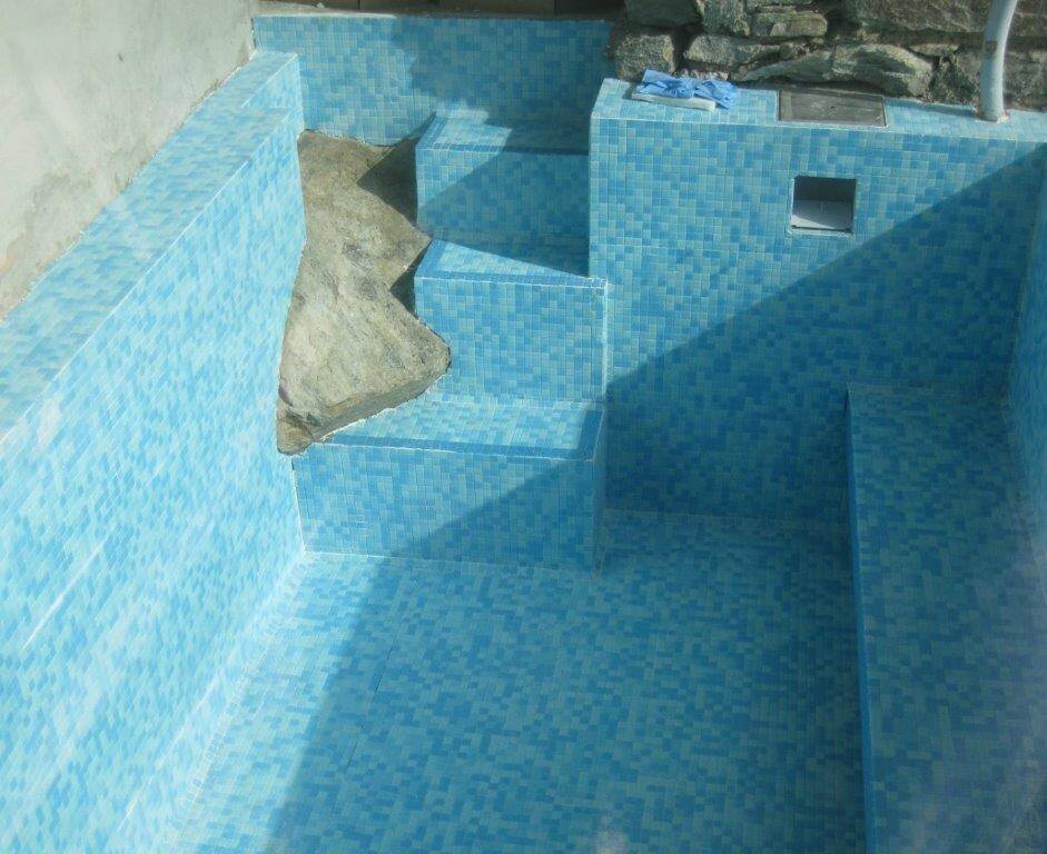 Vasca idromassaggio rivestita in mosaico
