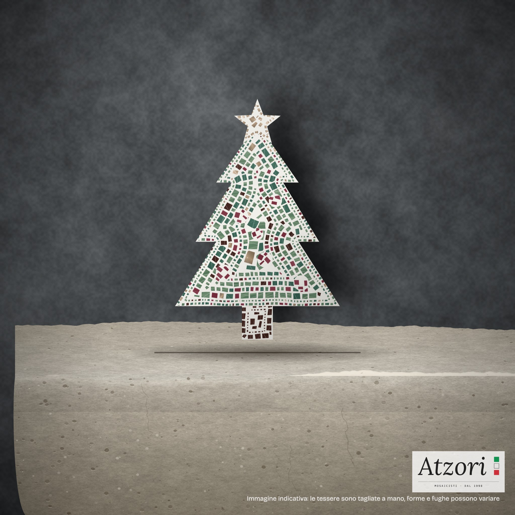 Albero di Natale in mosaico verde, verde pino, rosso rubino, argento e bruno scuro – Atzori Mosaici