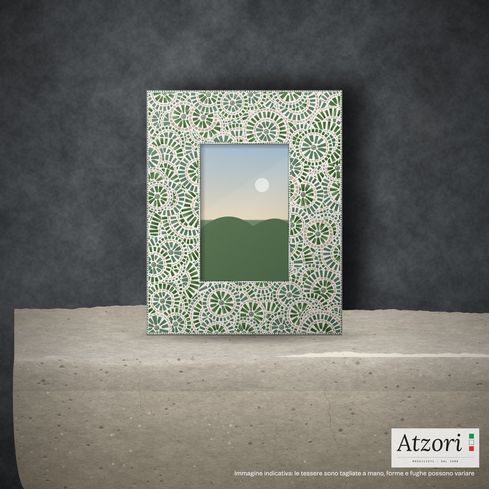 Cornice portafoto in mosaico a cerchi verde salvia, verde specchiato e crema – Atzori Mosaici