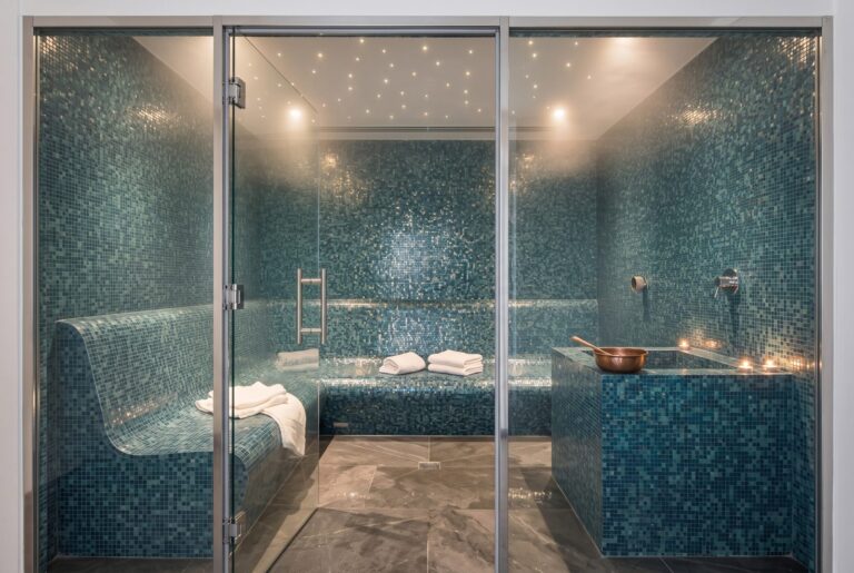 Hammam in mosaico Bisazza 10×10: bagno turco a Milano