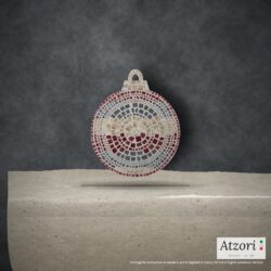 Pallina di Natale in mosaico rosso rubino, bordeaux, grigio antracite e argento – Atzori Mosaici